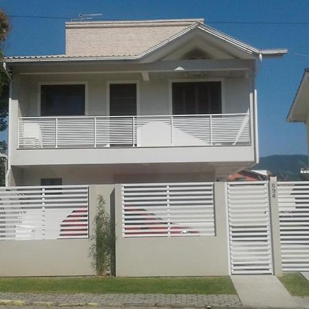 Residencial Franca Garopabaアパートメント エクステリア 写真