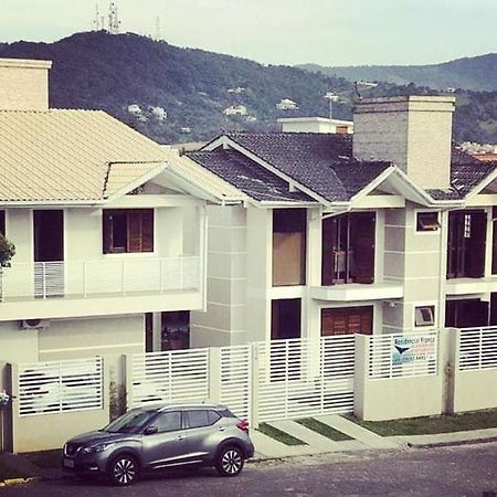 Residencial Franca Garopabaアパートメント エクステリア 写真