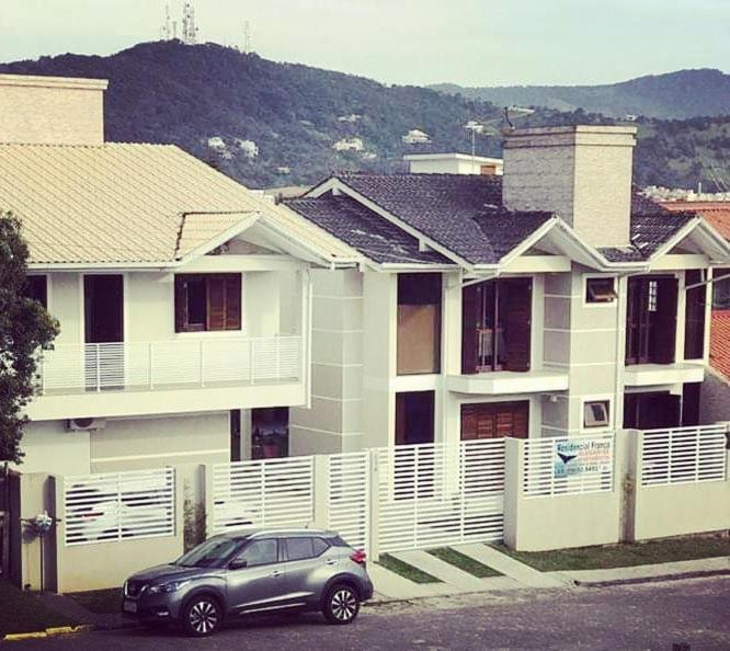 Residencial Franca Garopabaアパートメント エクステリア 写真